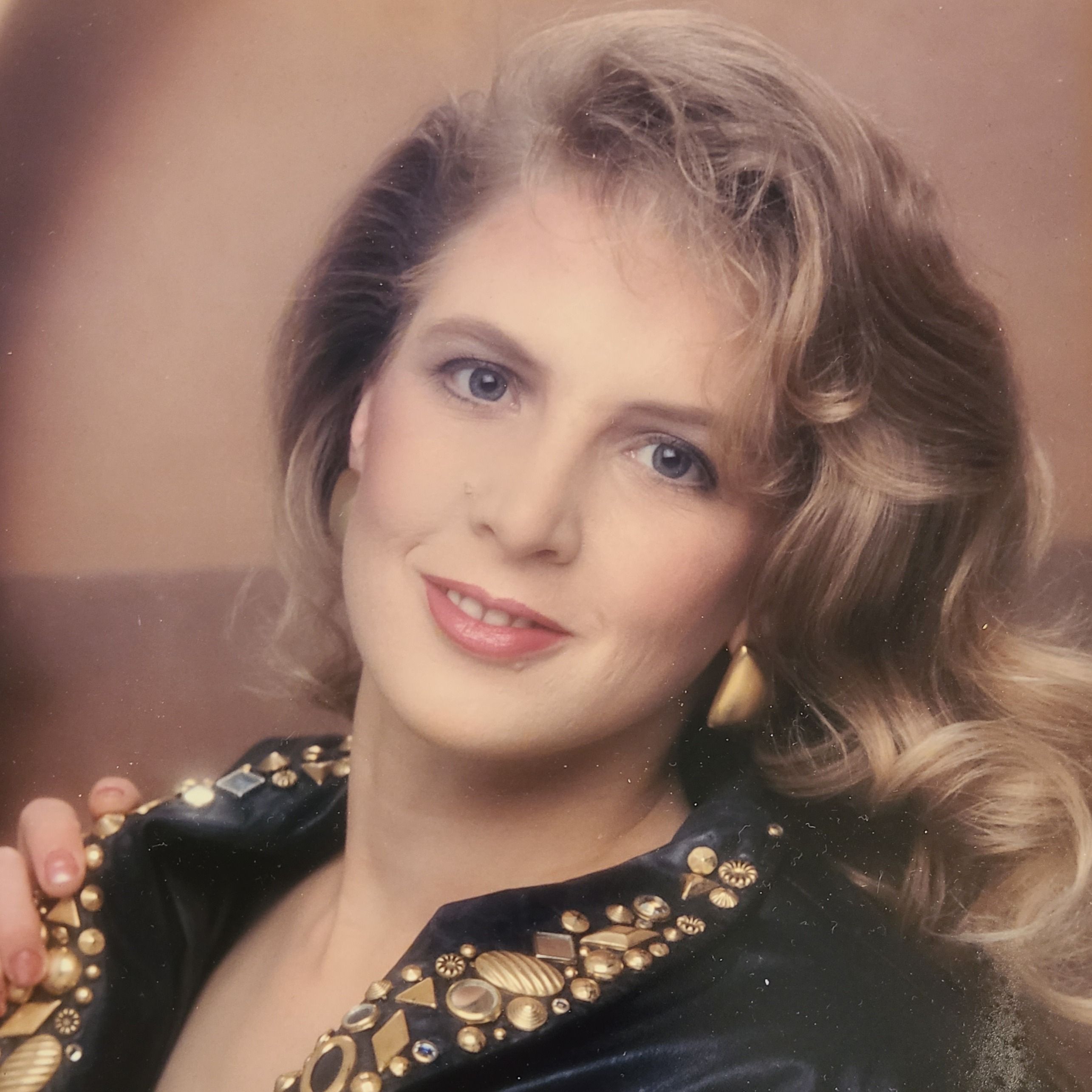 Vicky Salisbury's obituary photo'