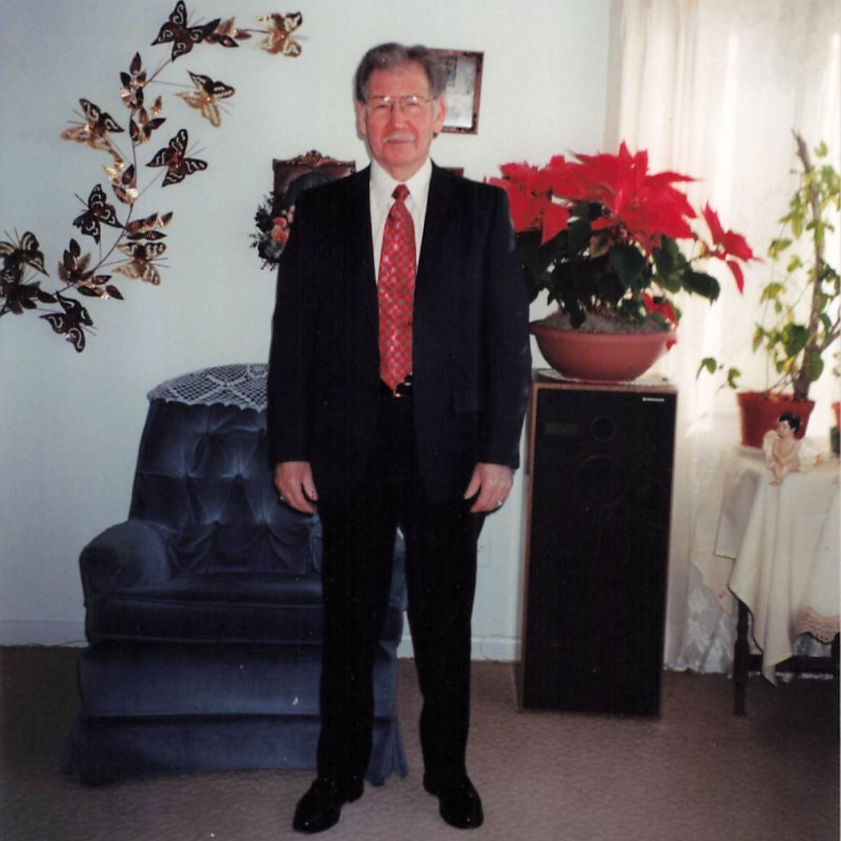 Manuel Montez's obituary photo'