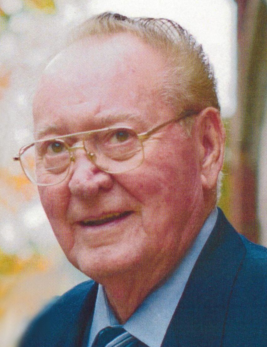 Robert L Skaggs