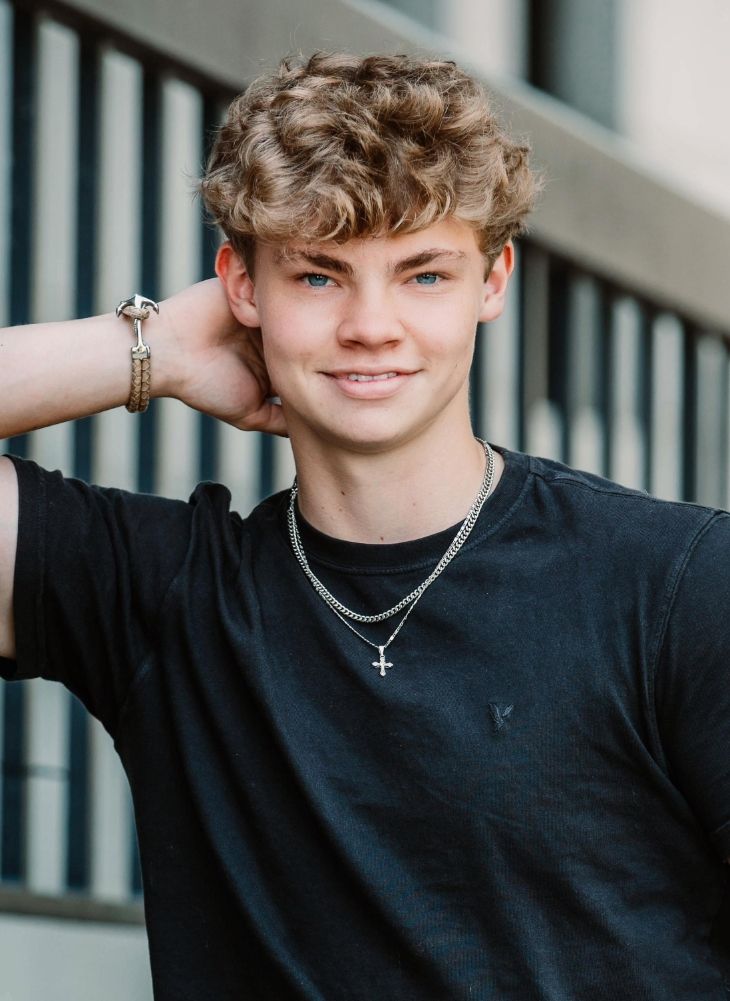 Ava (Aaron) Rogers