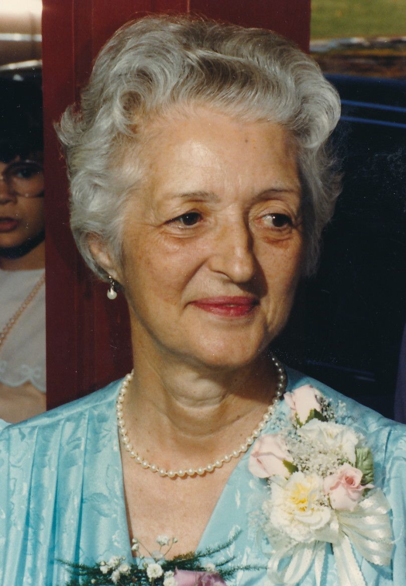 Genevieve Ellen 'Gen' Snow
