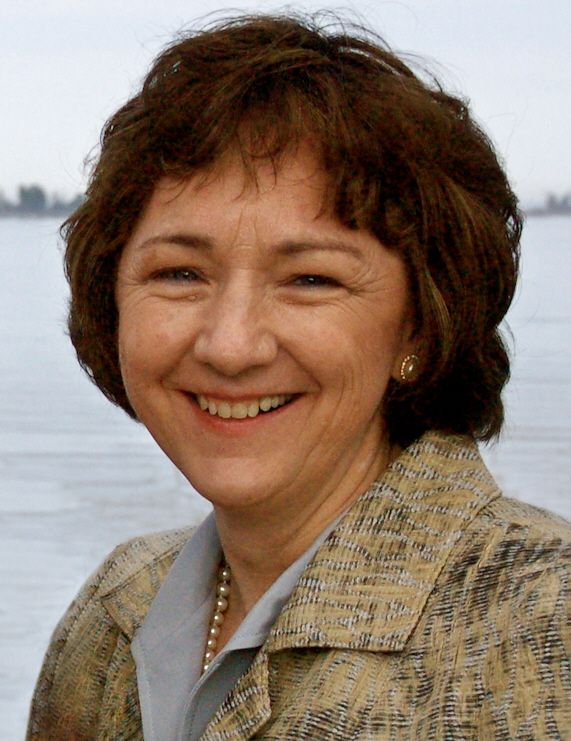 Kathryn Mary "Kay" Dickens (Roisum)