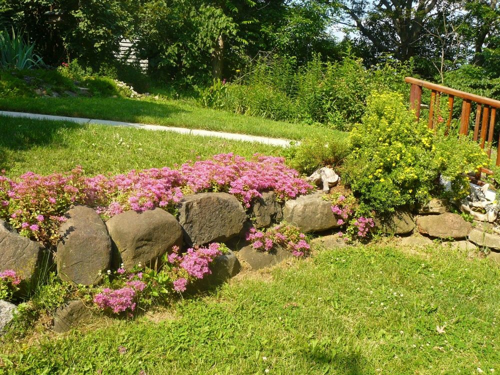 Memorial wall photo