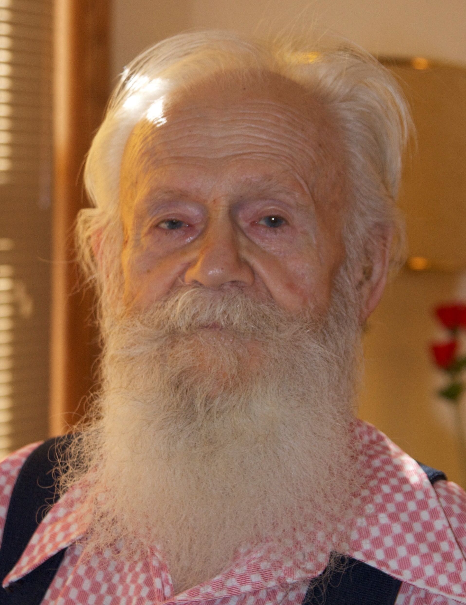 Wallace R Byrge