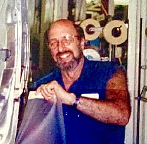 Carl J Schultz