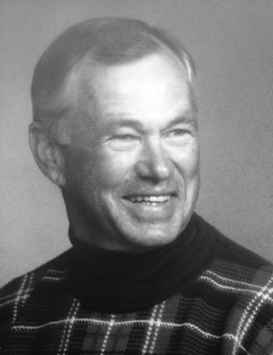 Larry L Bennett