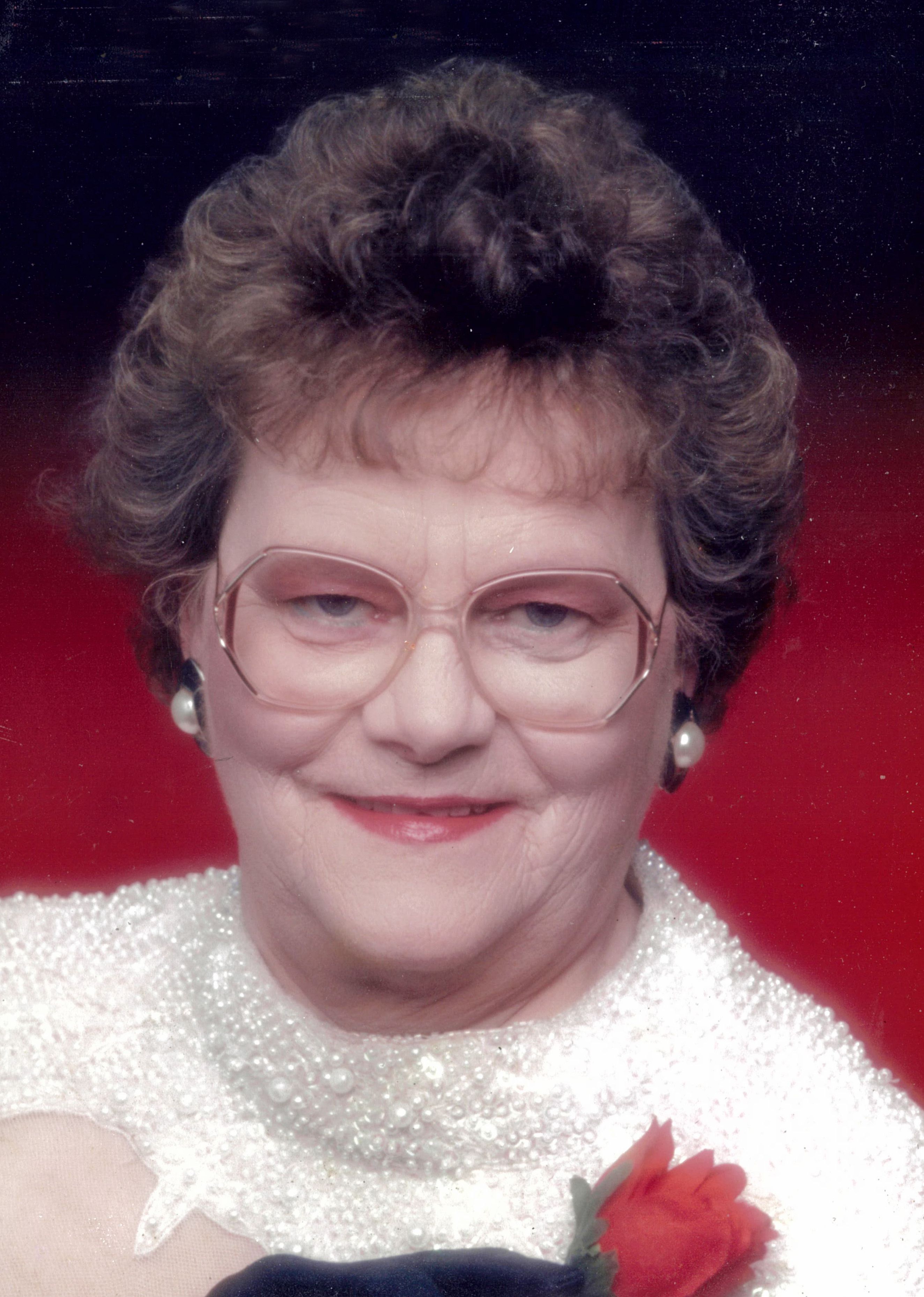 Dorothy M Knudtson