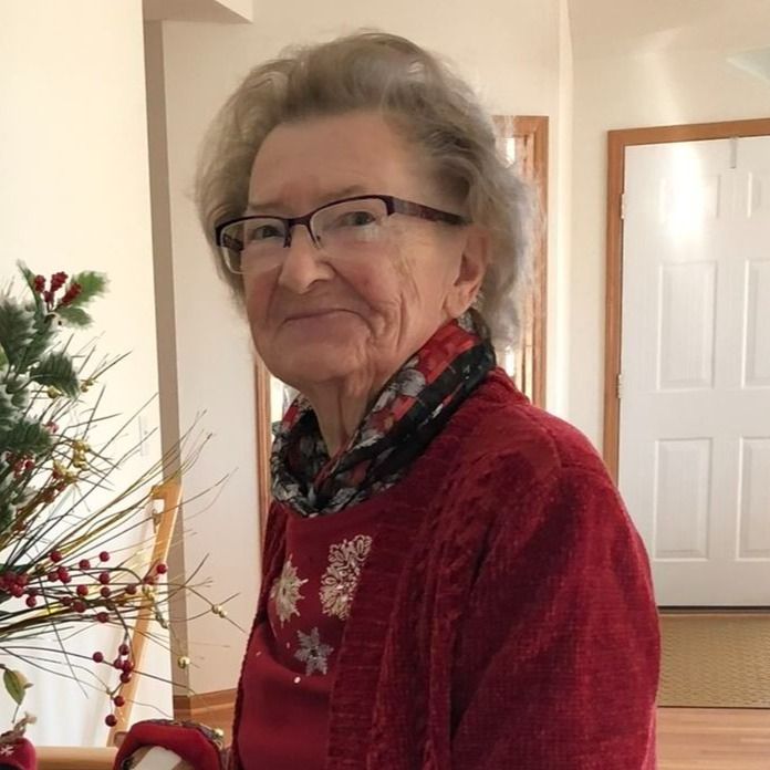 Vera Whitney's obituary photo'