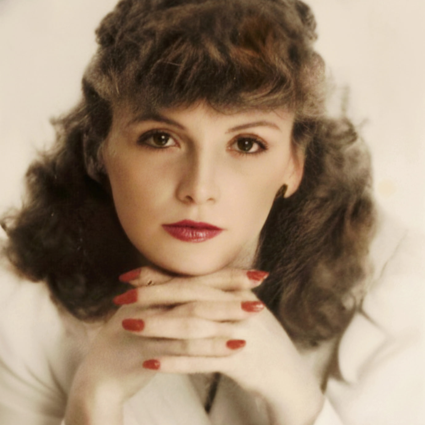 Iris Plantrich's obituary photo'