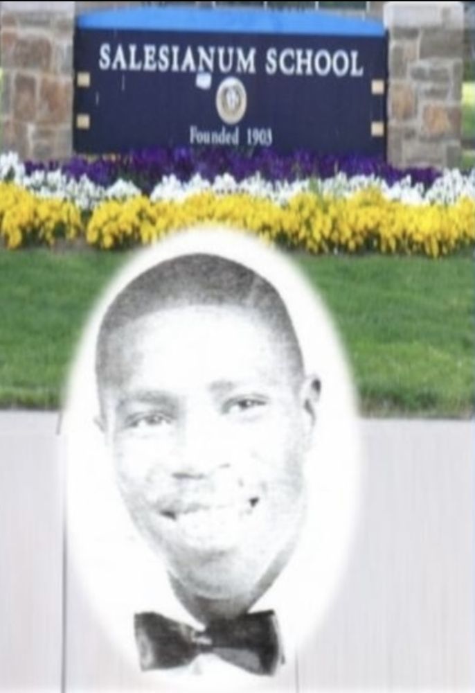 Memorial wall photo