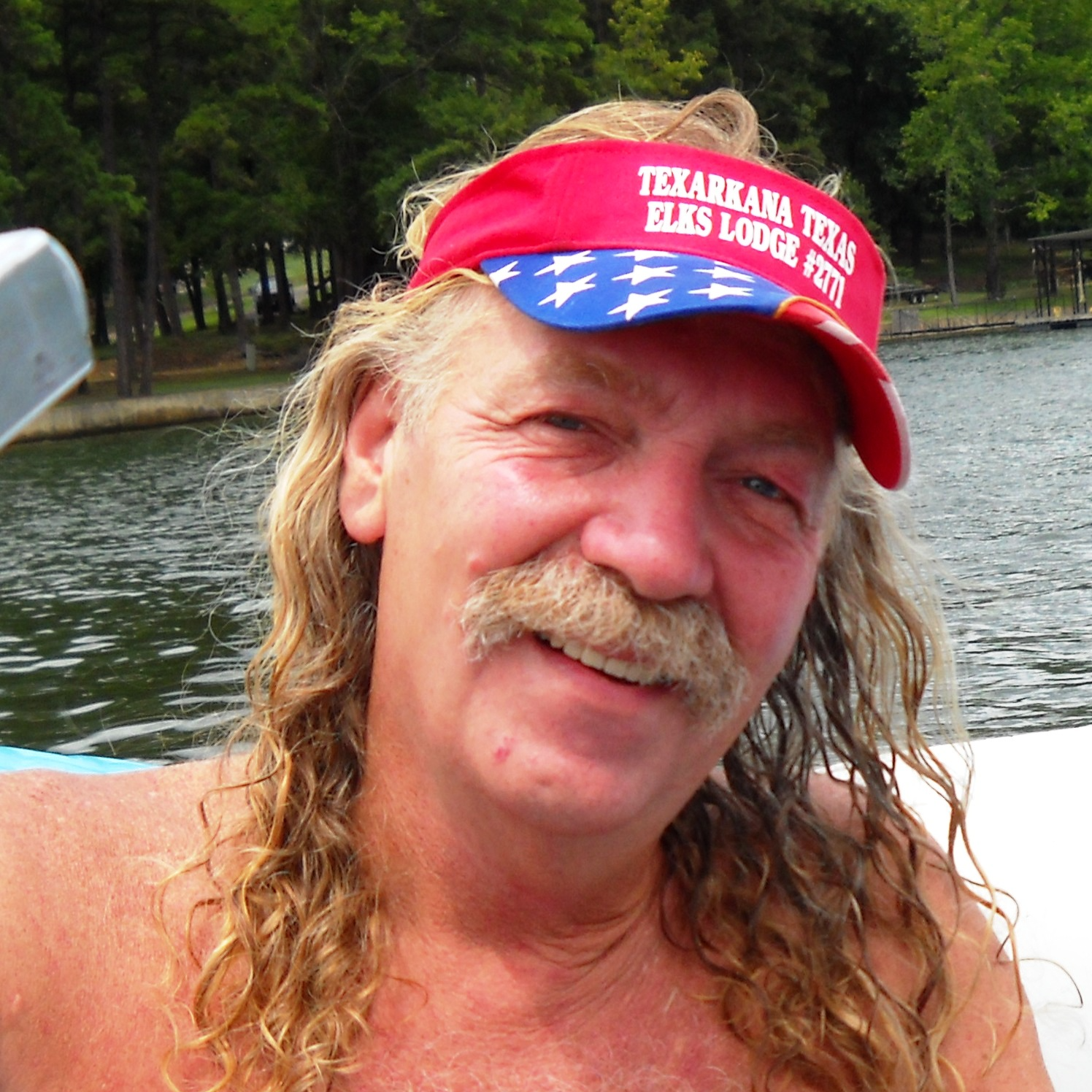 Everett Schrum's obituary photo'