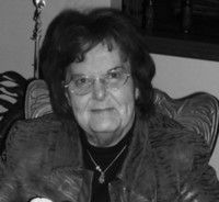 JULIA HOELZEL