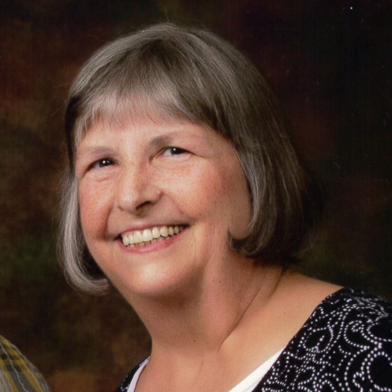 Donna Hoelzel's obituary photo'